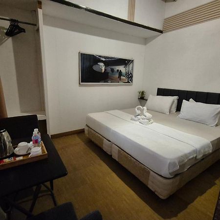 Larmar Bed And Breakfast Puerto Princesa Esterno foto