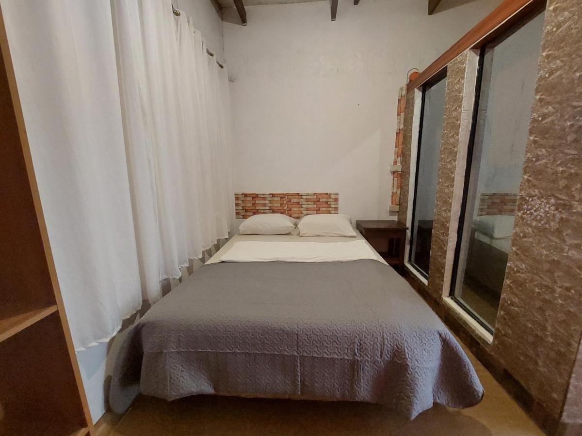 Larmar Bed And Breakfast Puerto Princesa Esterno foto