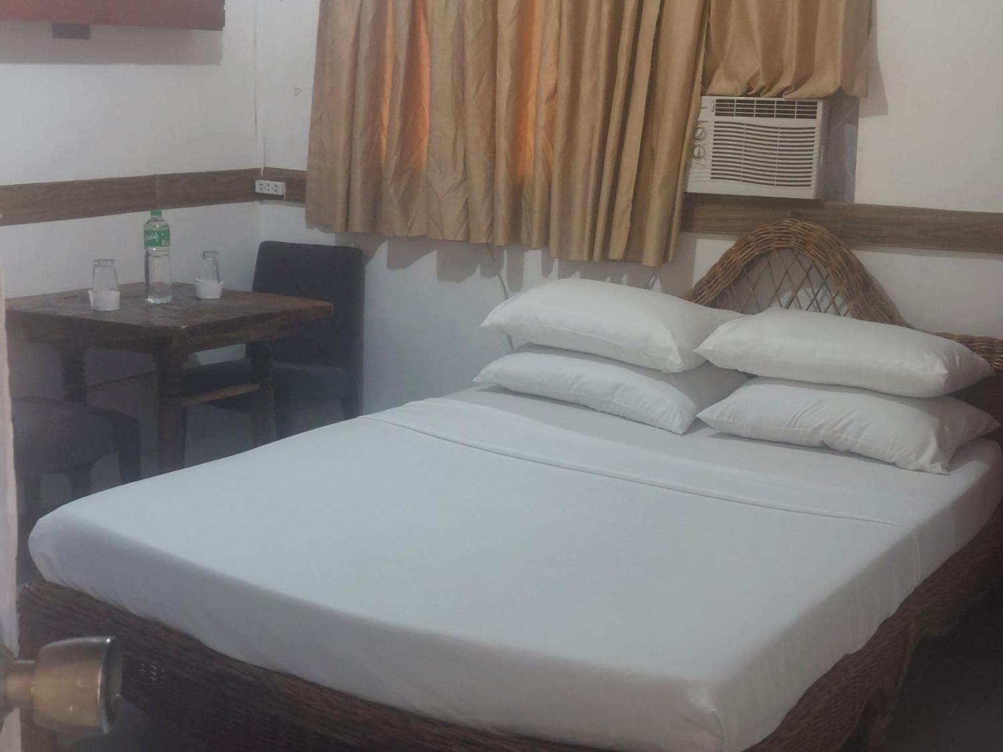 Larmar Bed And Breakfast Puerto Princesa Esterno foto
