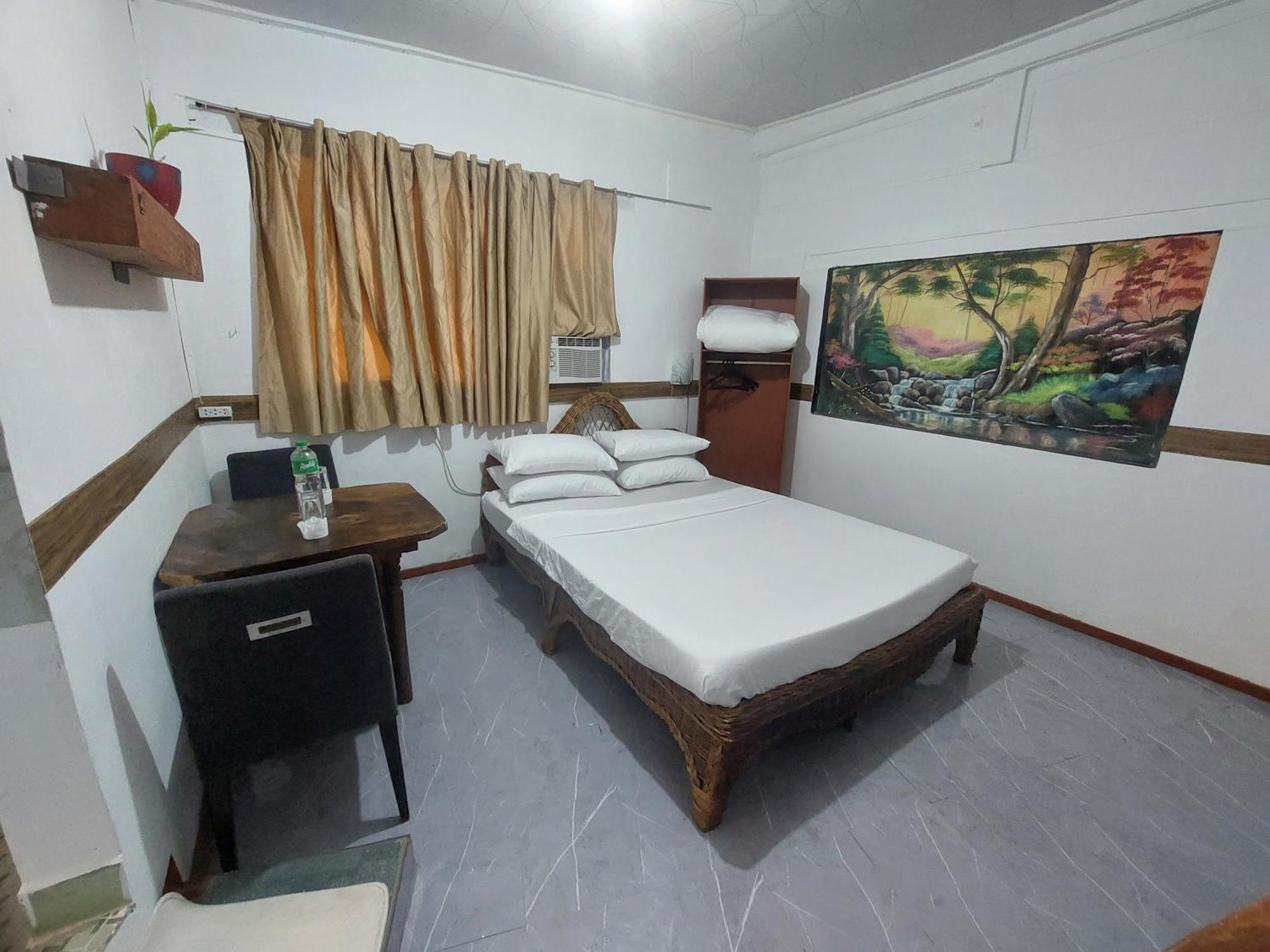 Larmar Bed And Breakfast Puerto Princesa Esterno foto