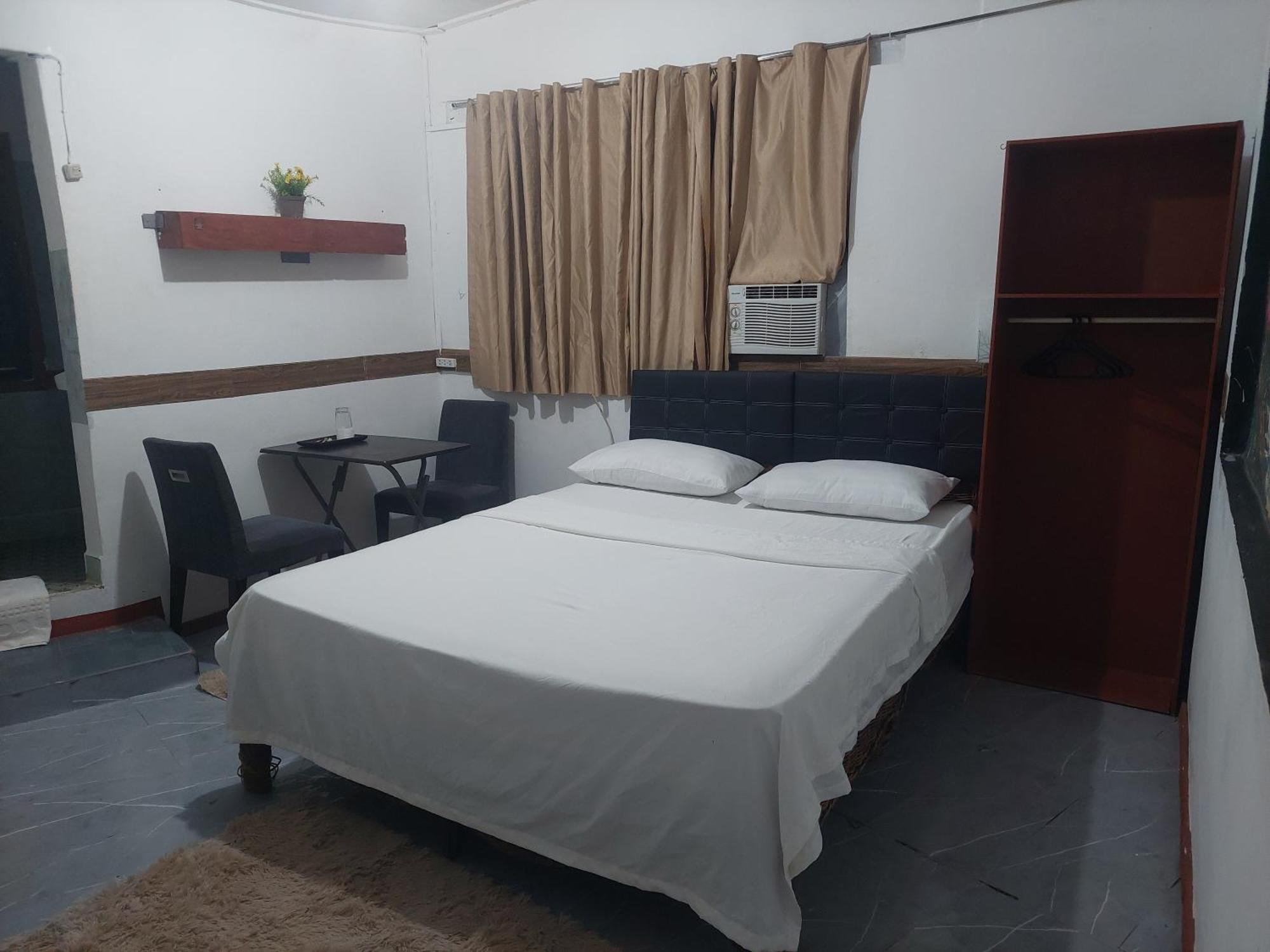 Larmar Bed And Breakfast Puerto Princesa Esterno foto