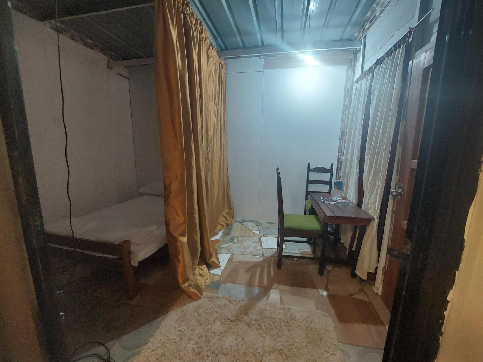 Larmar Bed And Breakfast Puerto Princesa Esterno foto