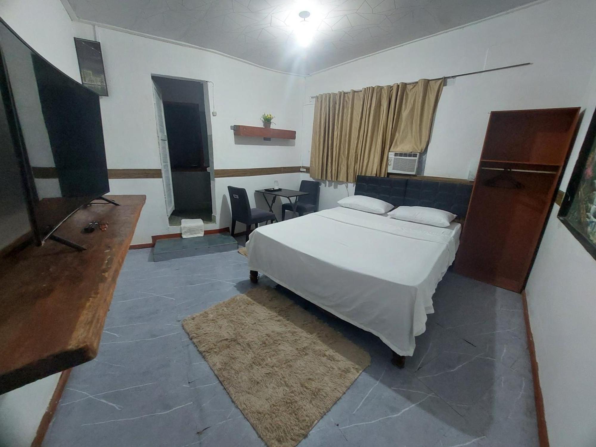 Larmar Bed And Breakfast Puerto Princesa Esterno foto