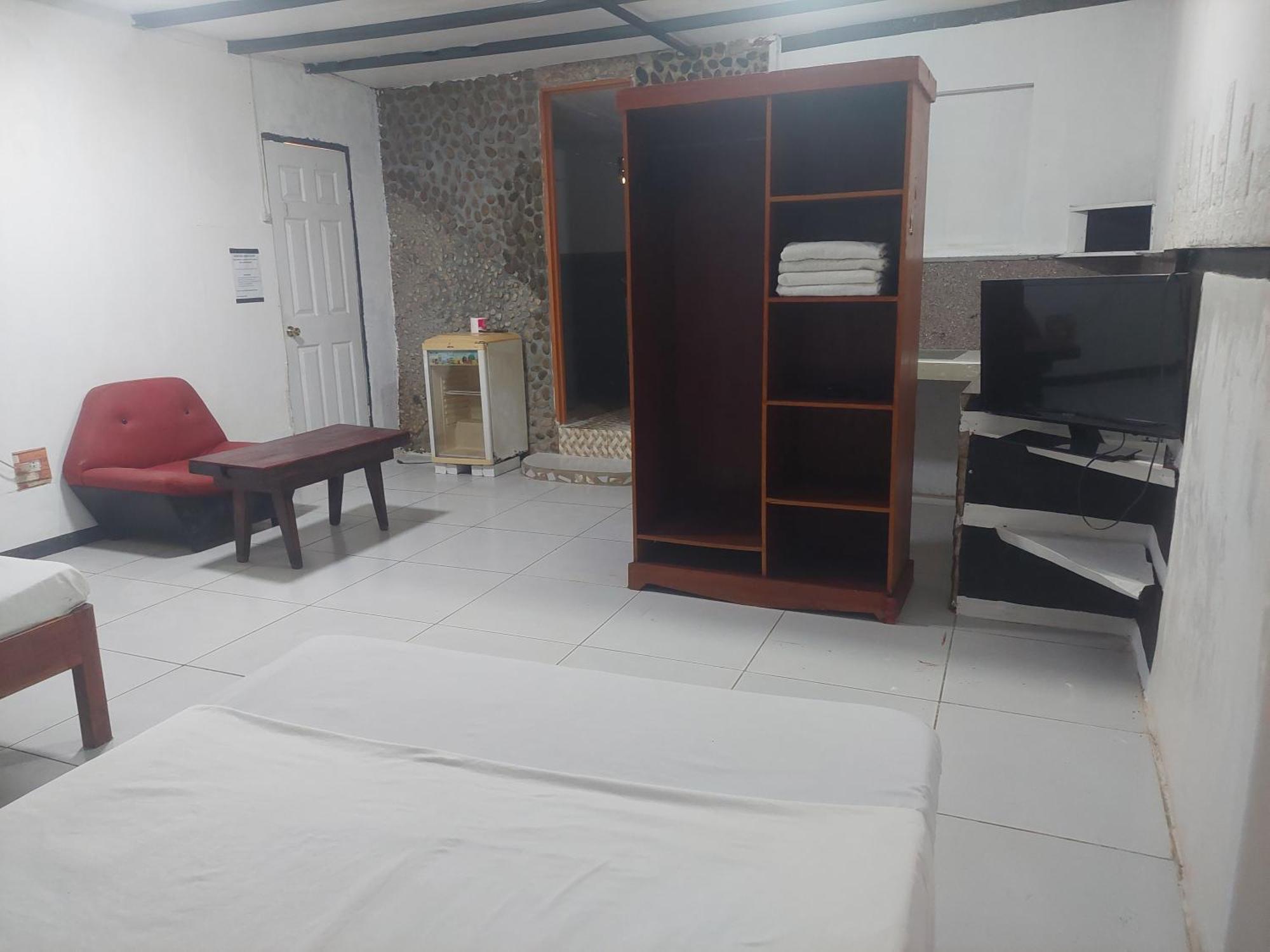 Larmar Bed And Breakfast Puerto Princesa Esterno foto