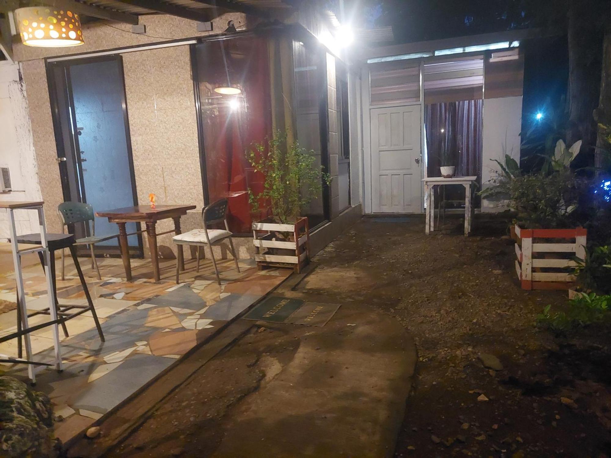 Larmar Bed And Breakfast Puerto Princesa Esterno foto