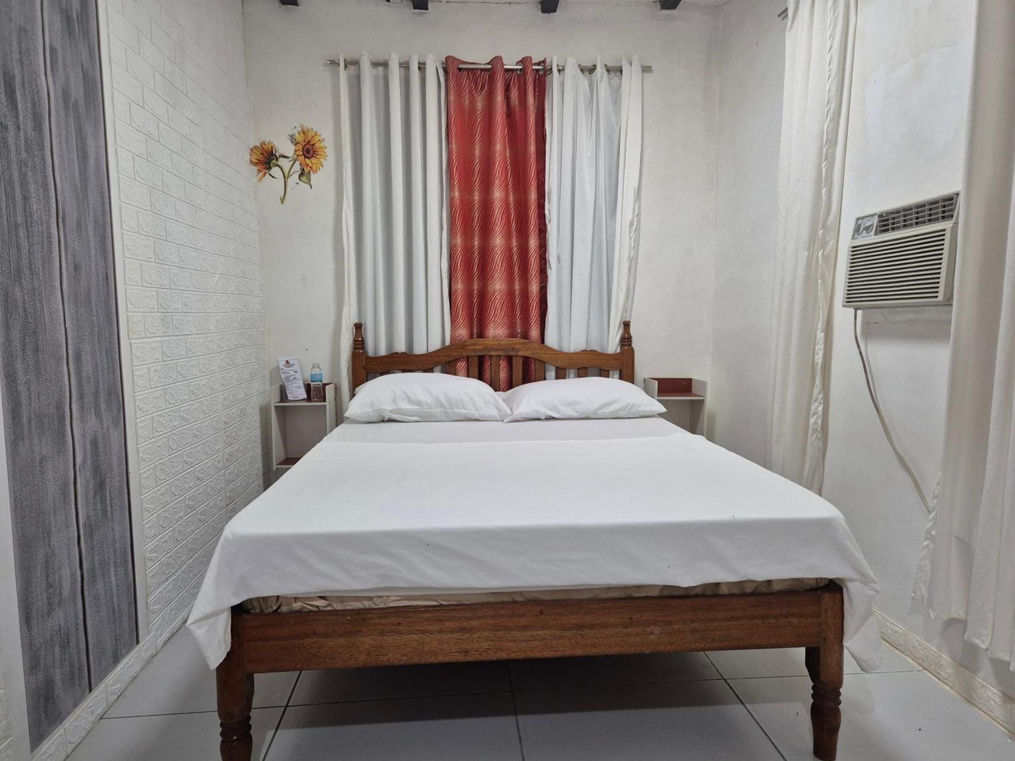 Larmar Bed And Breakfast Puerto Princesa Esterno foto