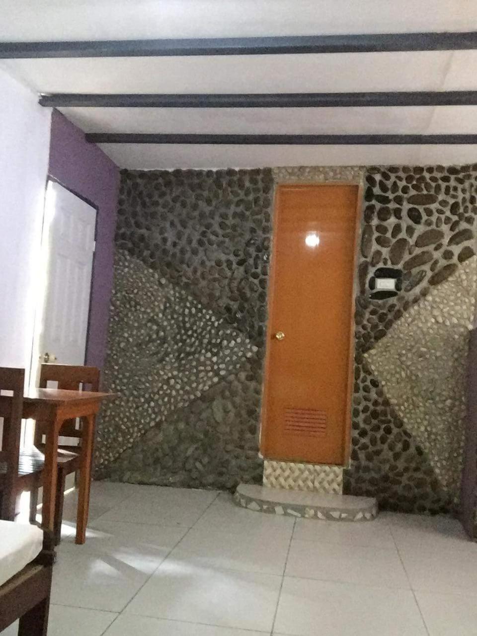 Larmar Bed And Breakfast Puerto Princesa Esterno foto