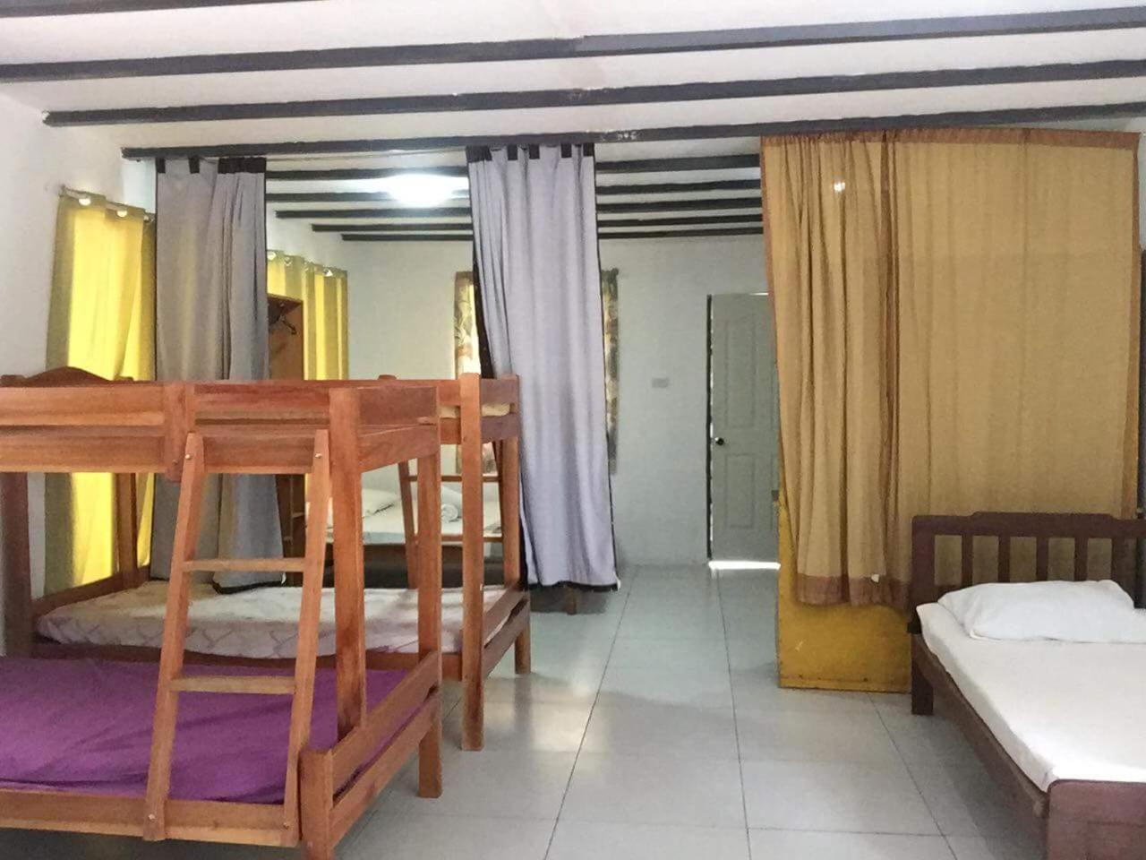 Larmar Bed And Breakfast Puerto Princesa Esterno foto